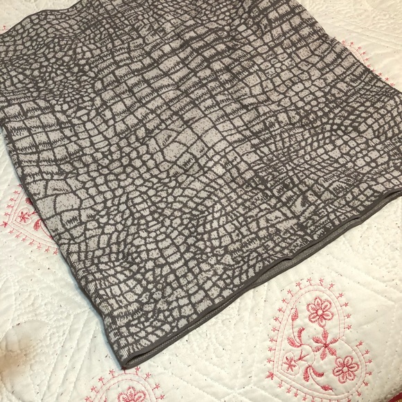 BCBG bandage skirt - Picture 2 of 4